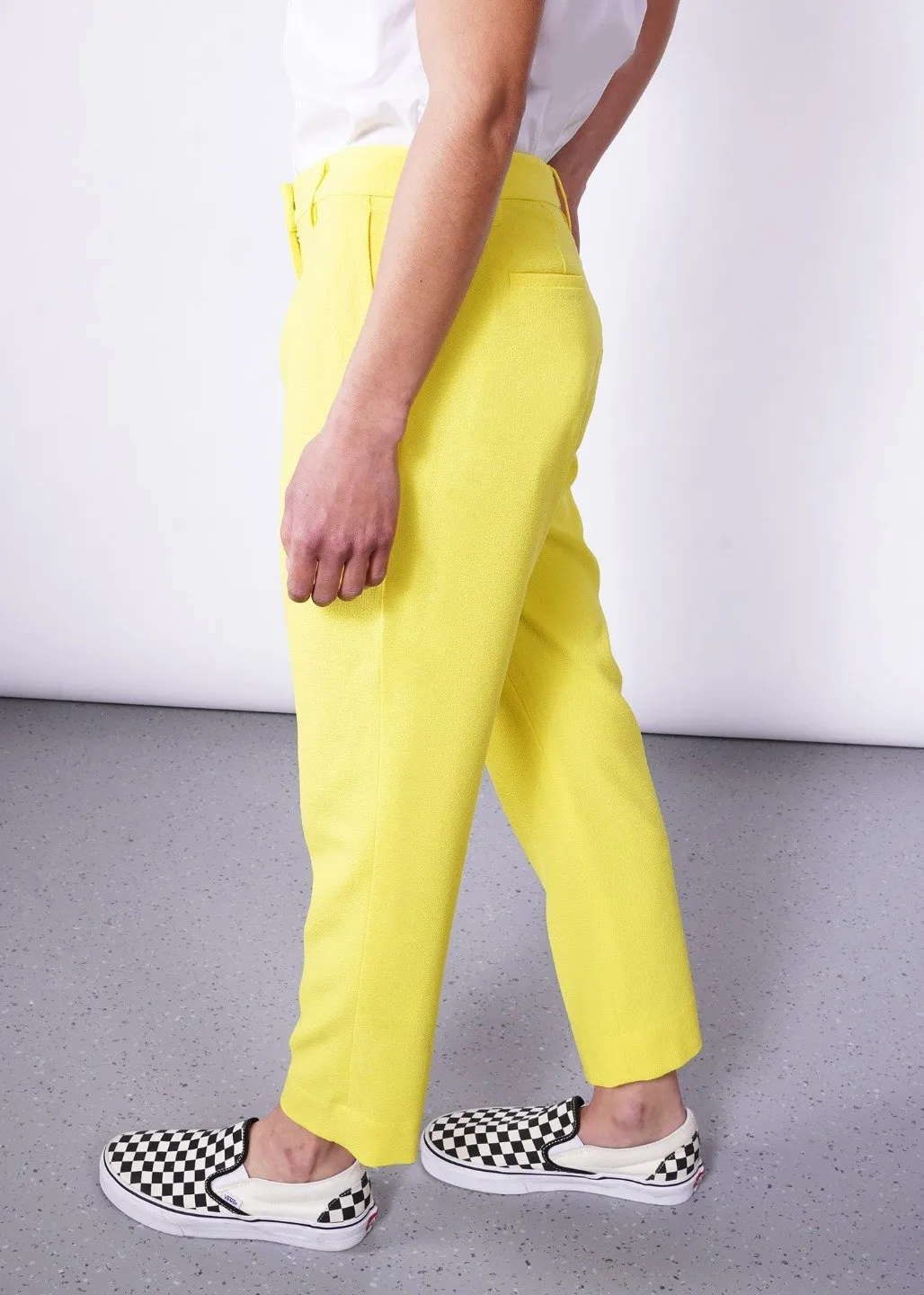 Empower Crepe Slim Crop Pant in Lemon