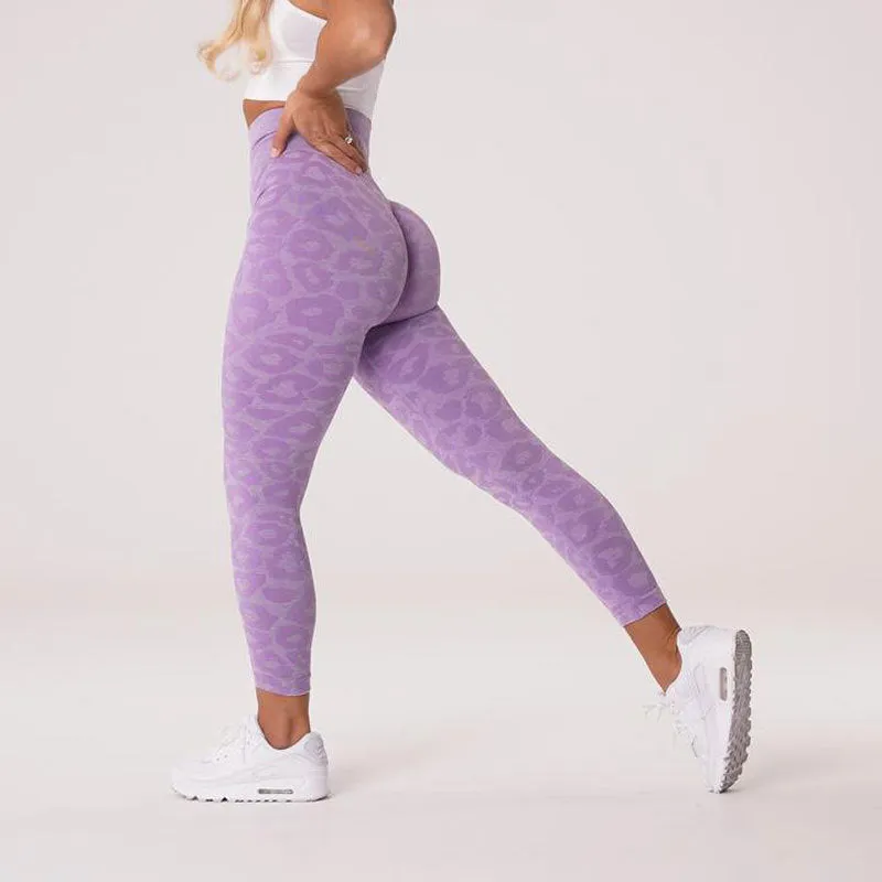 Hzori Popular Snowflake Leopard Print Cropped Pants Leopard Jacquard Seamless Animal Pattern Yoga Trousers
